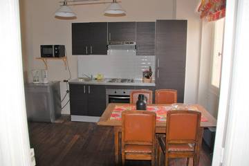 Gîte pour 4 personnes, avec jardin à La Perche