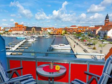 Ferienwohnung für 4 Personen, mit Seeblick und Balkon an der Müritz