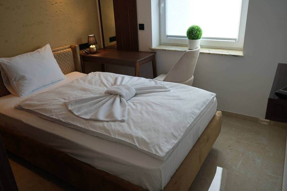 Ganze Wohnung, Modernes Apartment | Balkon | 3 Schlafzimmer | Parkplatz in Berenbostel, Garbsen