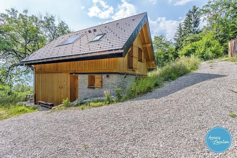 Chalet Chenavan – Secluded Retreat in the Heights of Talloires in Talloires-Montmin, Annecy region