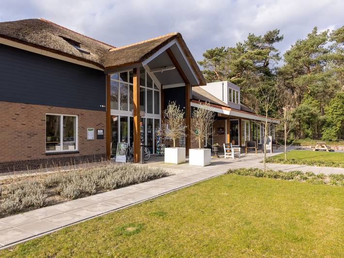 Vakantiehuis voor 4 personen, with Terras and Tuin as well as Zwembad in Putten