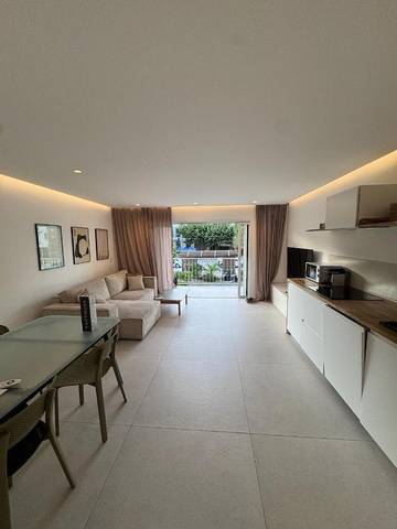 Gîte pour 4 personnes, avec balcon et vue dans Office De Tourisme Cavalaire