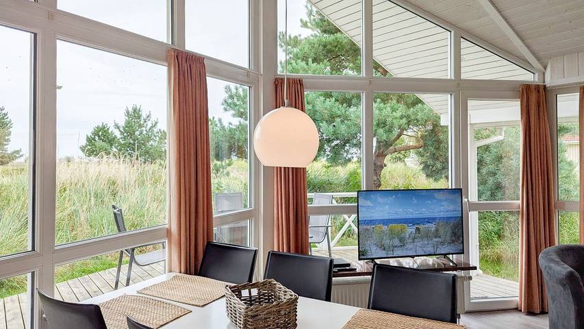 Ferienhaus für 8 Personen, mit Sauna und Whirlpool sowie Garten und Terrasse in der Lübecker Bucht - 4