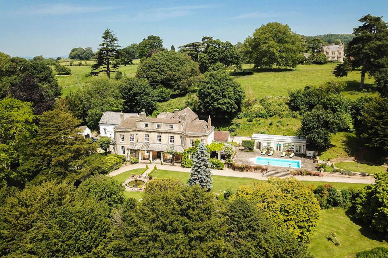 Holiday Rental for 26 People in Stroud, The Cotswolds