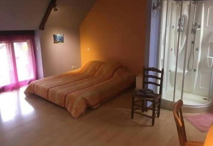 Gîte pour 2 personnes, avec Jardin à Rueyres