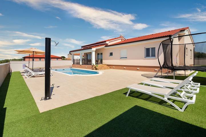 Ferienhaus für 6 Personen, mit Balkon und Garten - 1