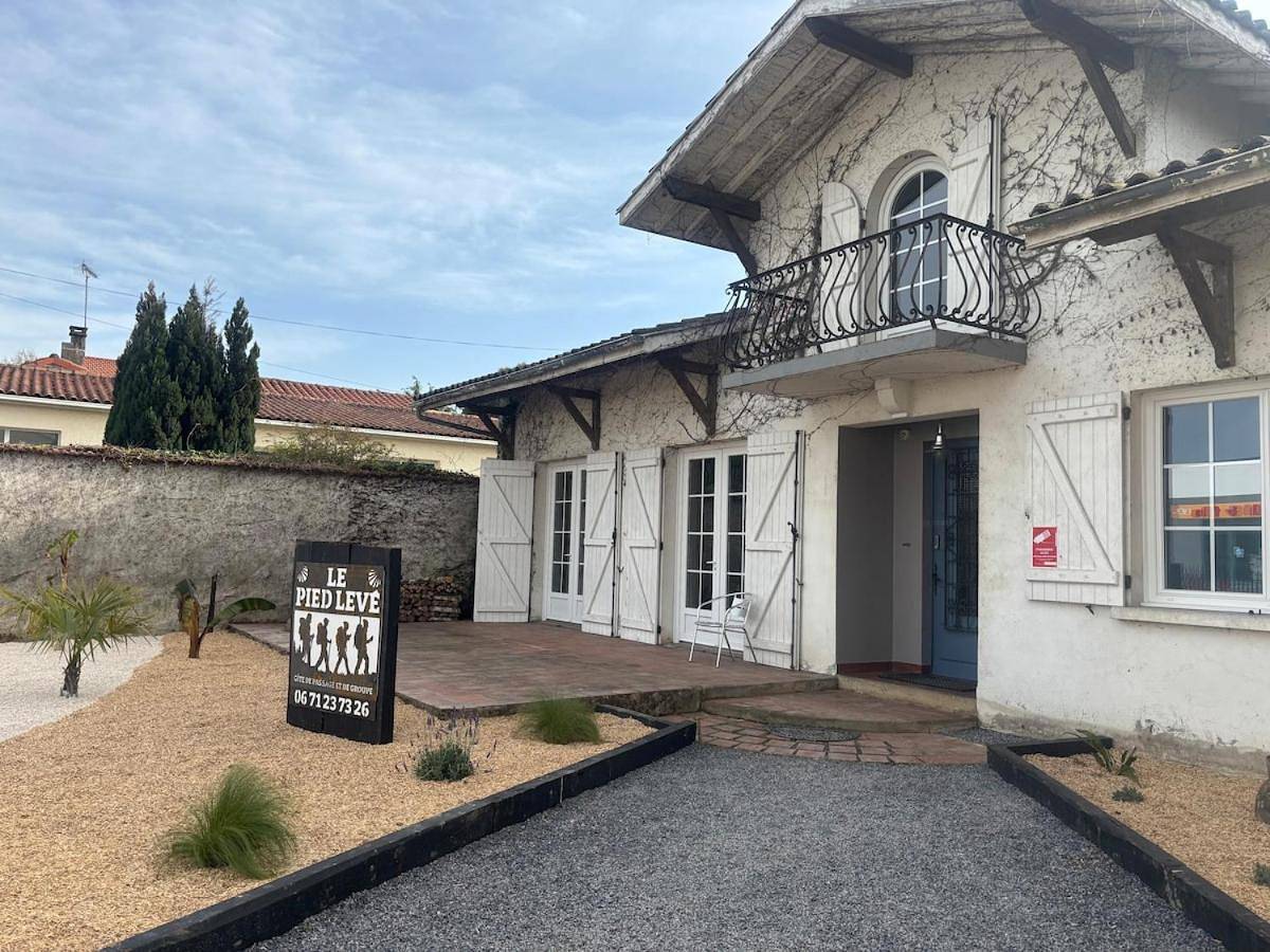 Appartement entier, One-Bedroom Apartment in Nogaro, Gers