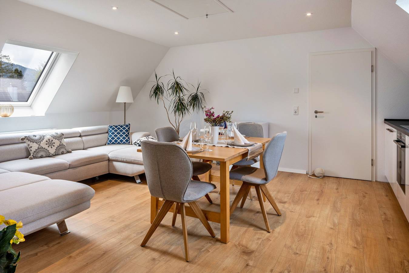 Ganze Wohnung, Ferienwohnung Kühn" mit Bergblick und Wlan in Kirchzarten, Südschwarzwald
