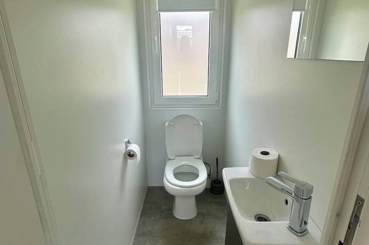 Mobilhome with 2 bedrooms and a terrace with private whirlpool in Ossiach, Bezirk Feldkirchen