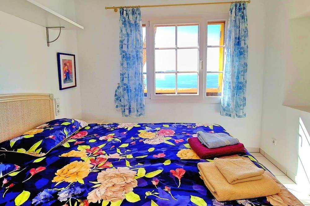 Entire apartment, Sea view apartment for 2-3 people in Cala Fornells in Cala Fornells, Calvià