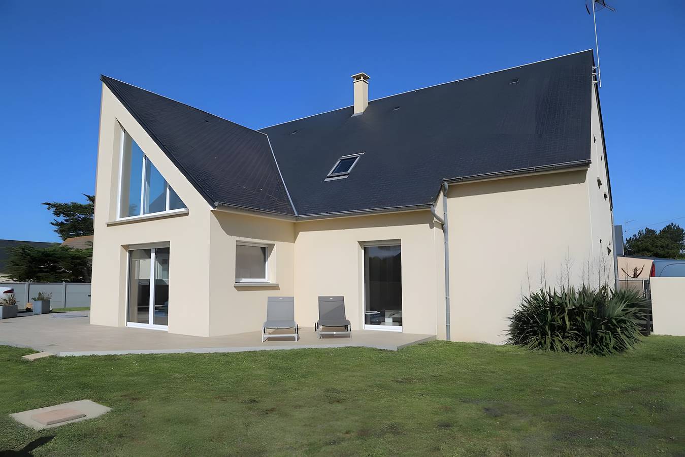 Villa „Grande Bord De Mer“ mit privater Terrasse, Garten und Wlan in Saint-Germain-sur-Ay, Coutances und Umgebung