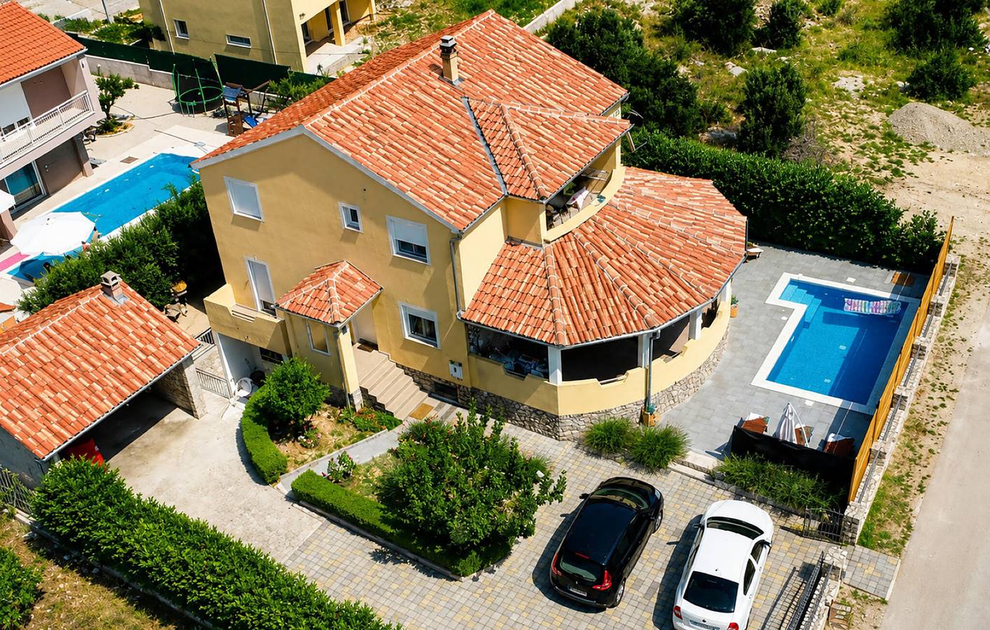 Entire holiday apartment, Cozy 90m² Apartment with Pool & Terrace, 500m from Kakma City Center in Općina Polača, Zadar