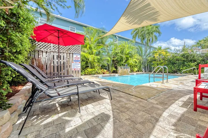 Vacation house for 12 people, with yard - 1