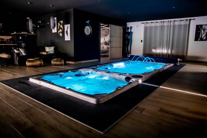 Location de vacances pour 2 personnes, avec piscine et jacuzzi ainsi que sauna et jardin à Bain-de-Bretagne - 3