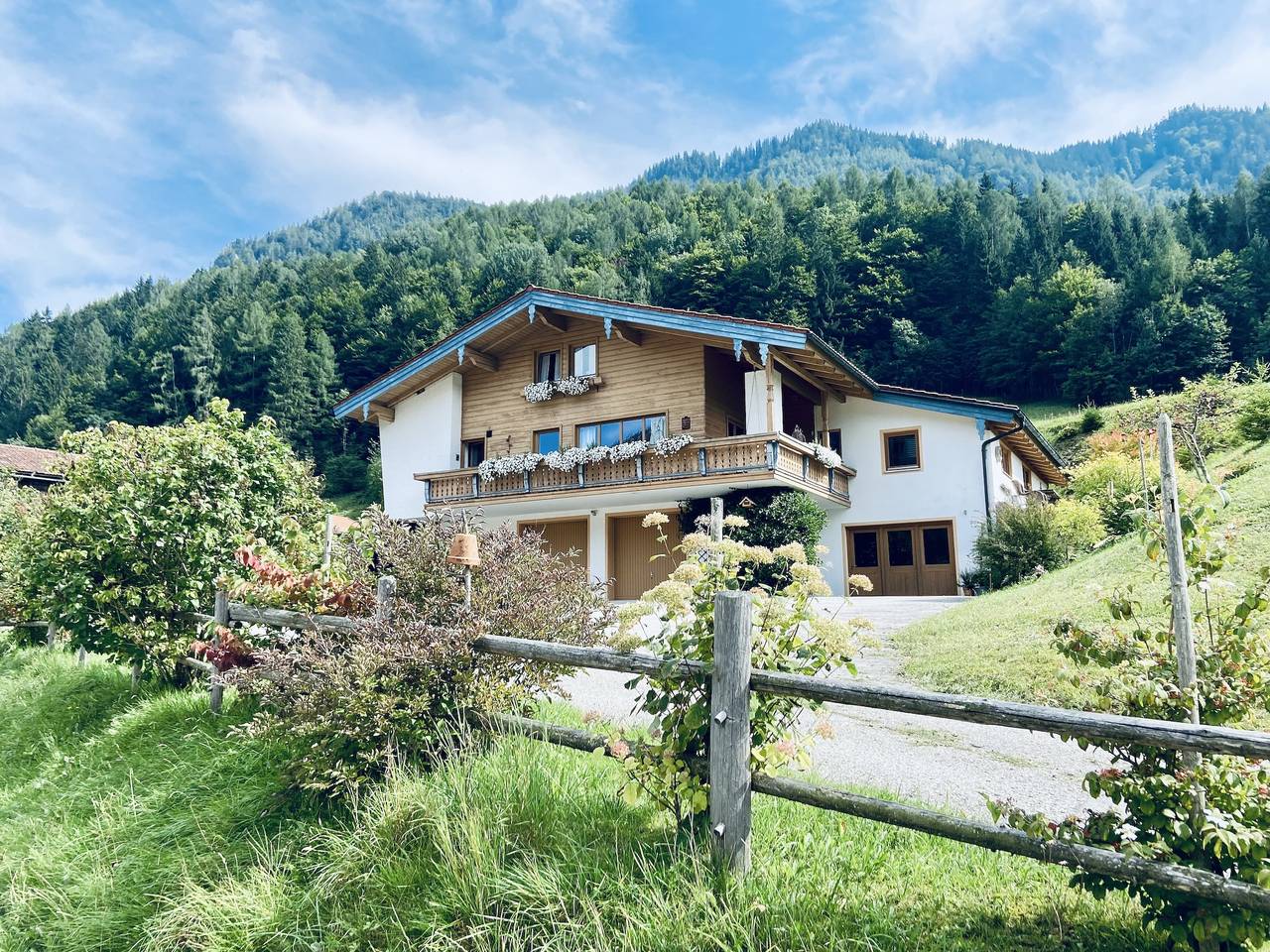 Ganze Ferienwohnung, Staller Hof inkl. Chiemgaukarte - Ferienwohnung Familie 60 qm, Balkon, Kochnische, 2 Schlafzimmer, Wohnz., 5 P. in Ruhpolding, Bayerische Alpen