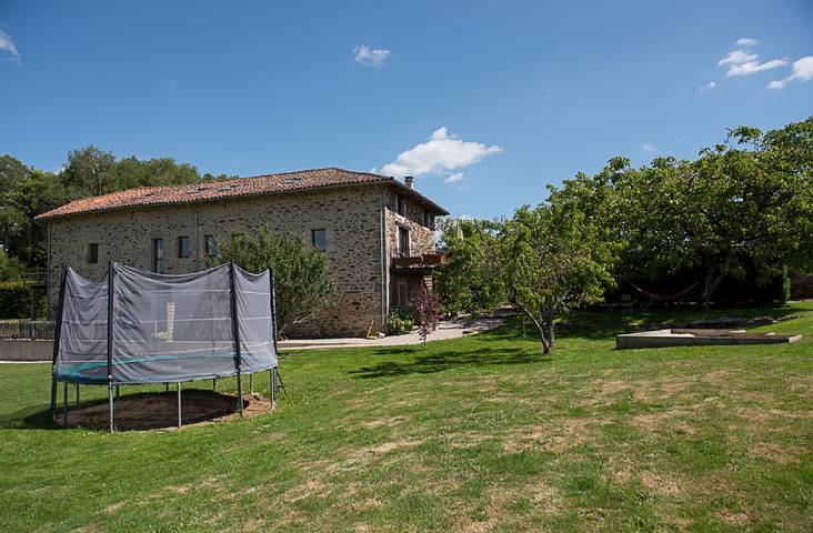 Gîte pour 6 personnes, avec piscine