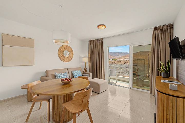 Ganze Wohnung, Ferienwohnung "Callao Beach 9" mit Bergblick, Terrasse und Wlan in Punta de las Mujeres, Haría
