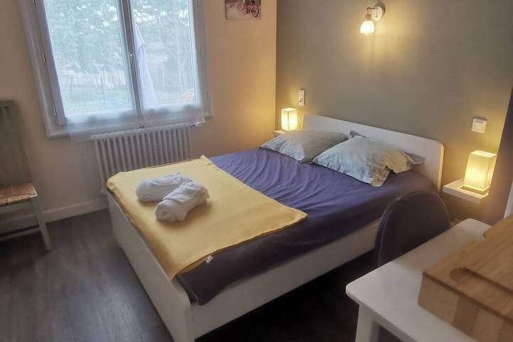 Gîte 8 personnes , 4 chambres, à la campagne. idéal pour les familles, les amis. in Xanton-Chassenon, Fontenay-le-Comte