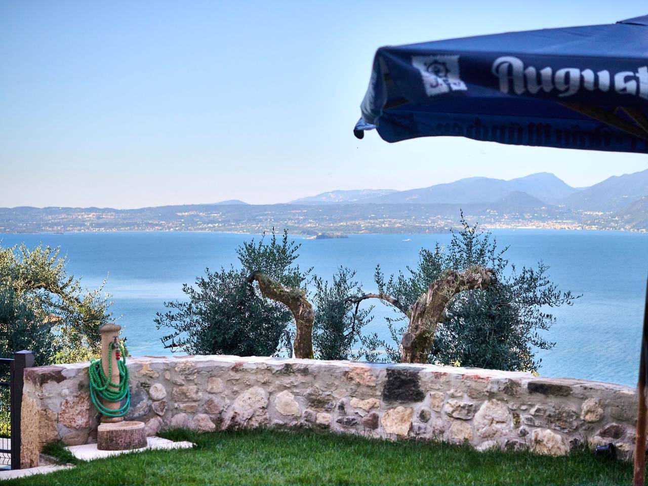 Entire apartment, Casa Silvia Ii in Torri del Benaco, Garda Mountains