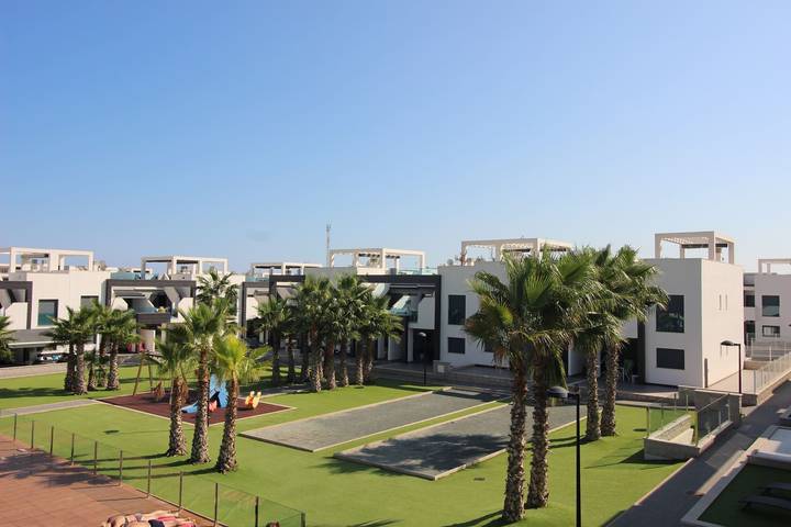 Ferienwohnung für 4 Personen, mit Garten und Kinderpool sowie Terrasse in Orihuela Costa - 3