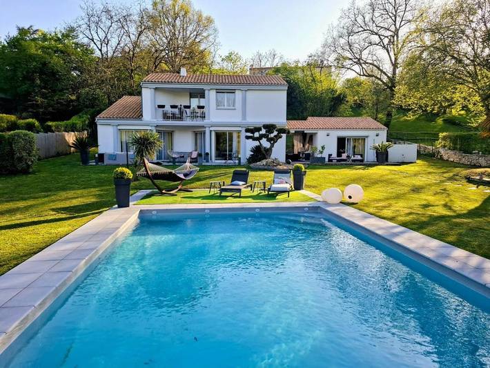 Location de vacances pour 8 personnes, avec jacuzzi ainsi que jardin et piscine dans Saint-Gelais - 4