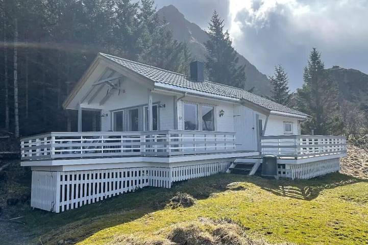 Blockhütte für 4 Personen, mit Balkon auf den Lofoten