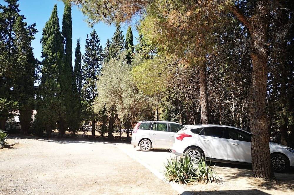 Geheel appartement, Le Grenadier Studio bas de villa in Saint-Mitre-les-Remparts, Istres en omgeving