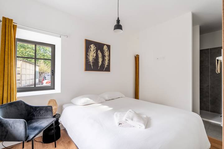 Holiday Home 'L'écrin De La Sèvre' with Wi-Fi in Cugand, La Roche-sur-Yon region