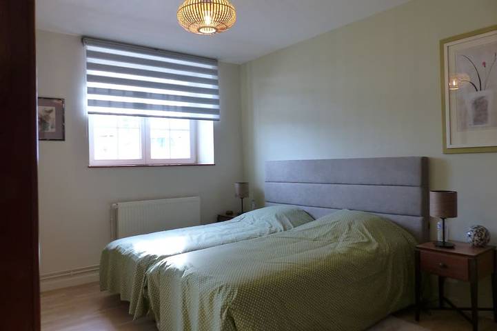 Appartement entier, Bord de Plage -  Appart. 4 /5pers jardin privatif + parking .Centre de Dinard in Dinard, Région de Saint-Malo