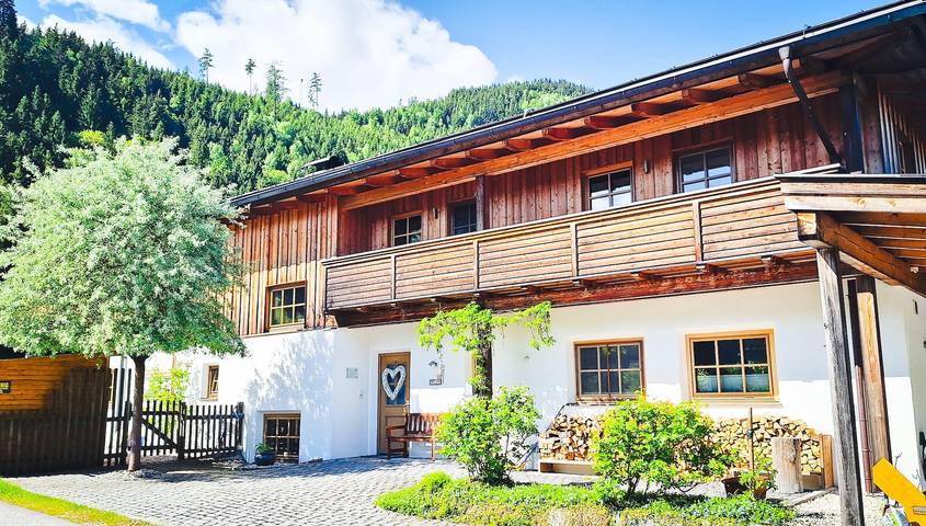 Ferienwohnung für 3 Personen, mit Balkon und Terrasse sowie Garten und Sauna