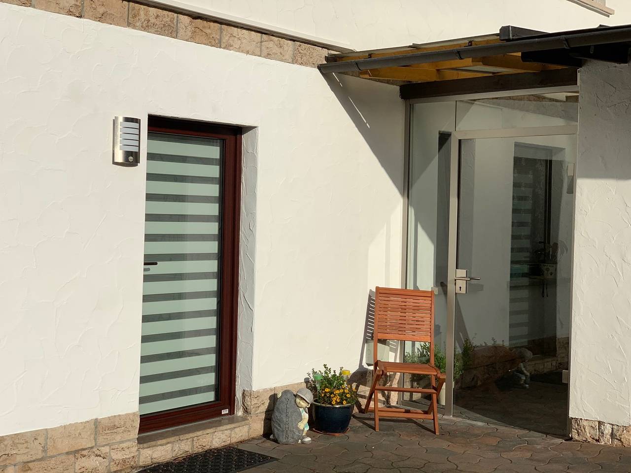 Ganze Ferienwohnung, Ferienwohnung am Rennsteig bei Eisenach - Fw mit Wohnzimmer, Schlafzimmer mit Boxspringbett und Dusche/Wc, E-Ladestation in Wartburg, Wolfsburg-Unkeroda