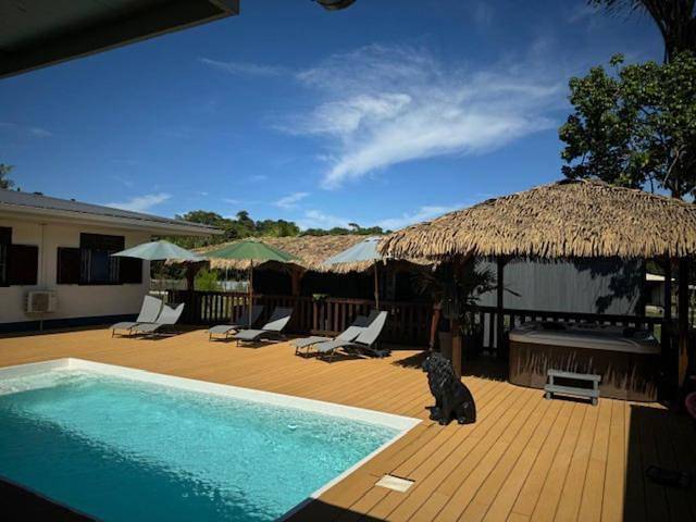 Location de vacances pour 12 personnes, avec jardin ainsi que jacuzzi et piscine à Montsinéry-Tonnegrande - 3