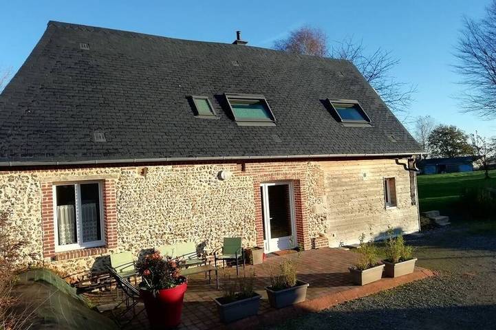 Gîte pour 6 personnes, avec terrasse et jardin, animaux acceptés à Bosville