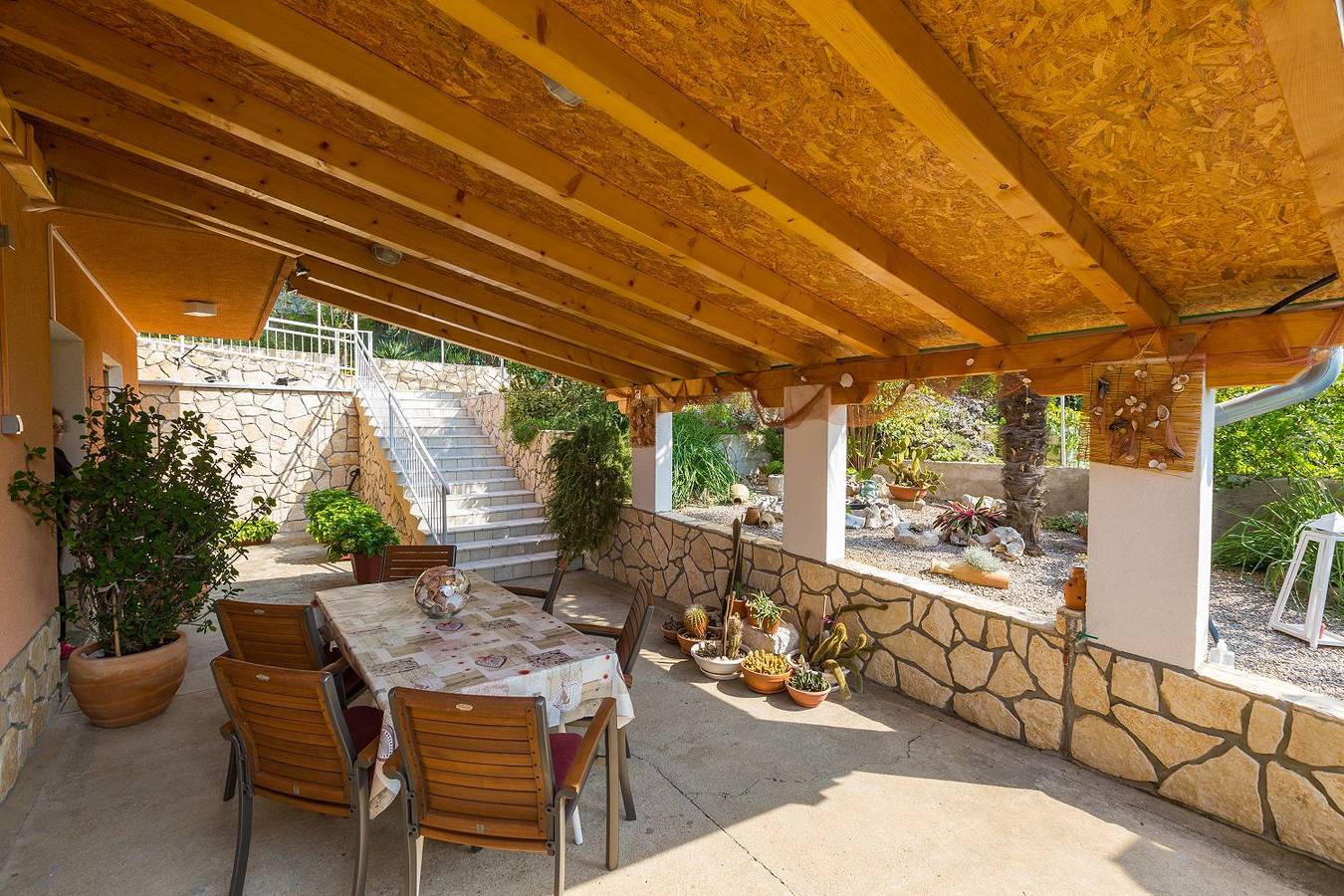 Ganze Wohnung, Komfortables Apartment mit Meerblick, Bbq-Bereich, Garten, Privatparkplatz in Dramalj, Primorje-Gorski Kotar