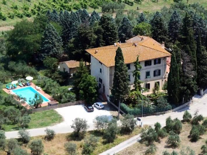 Villa per 19 persone, con giardino e piscina a Montespertoli
