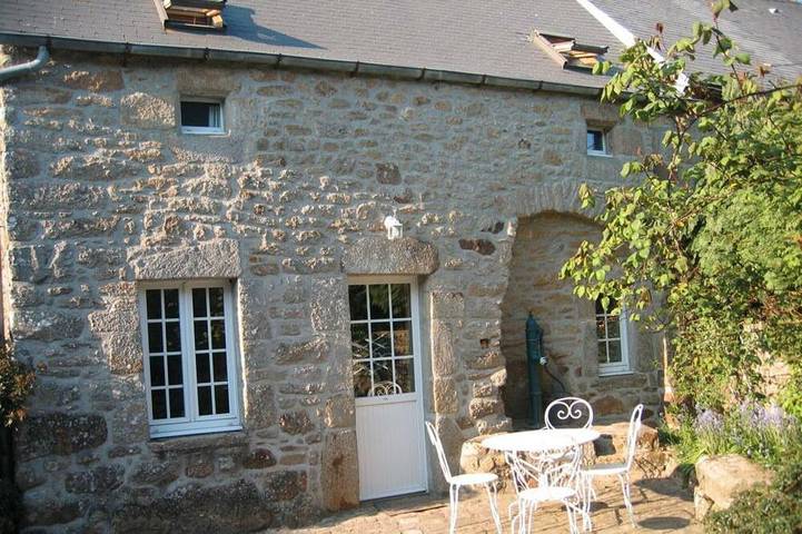 Gîte pour 5 personnes, avec jardin à Théville