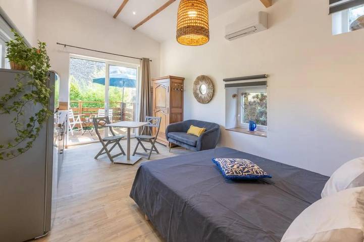 Location de vacances pour 2 personnes, avec balcon ainsi que piscine et jardin à Salazac - 3