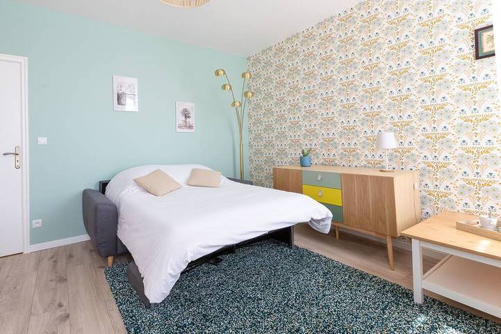 Apartamento entero, Apartamento-Superior-Baño privado con ducha in San Quintín (Aisne), Aisne