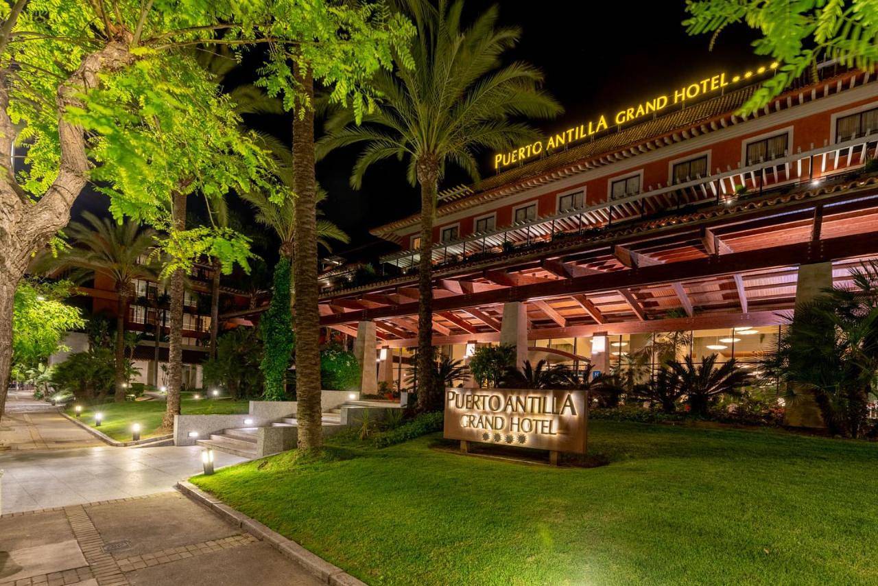 Puerto Antilla Grand Hotel in Urbasur, Lepe