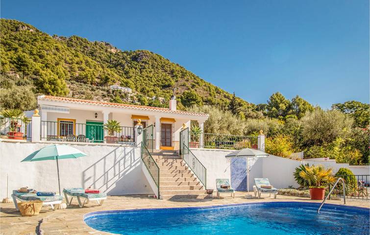 Ferienhaus für 4 Personen, mit Terrasse und Garten sowie Pool an der Costa del Sol