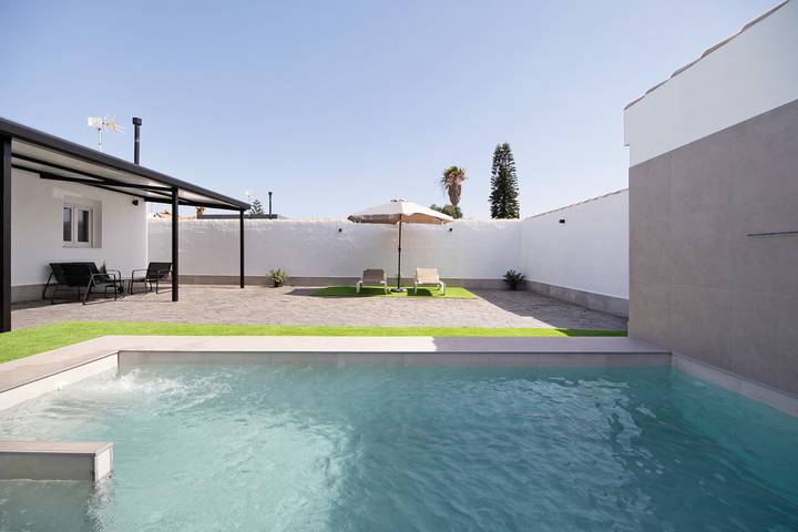 Casa rural para 6 personas, con jardín en Chiclana de la Frontera - 2