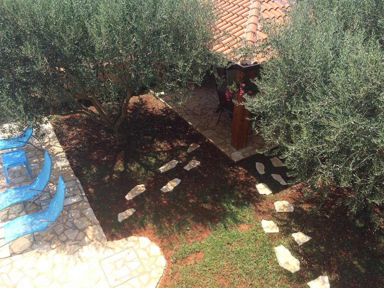 Ganze Ferienwohnung, Appartement mit überdachter Terrasse mit Meerblick in Novigrad, Umag und Umgebung