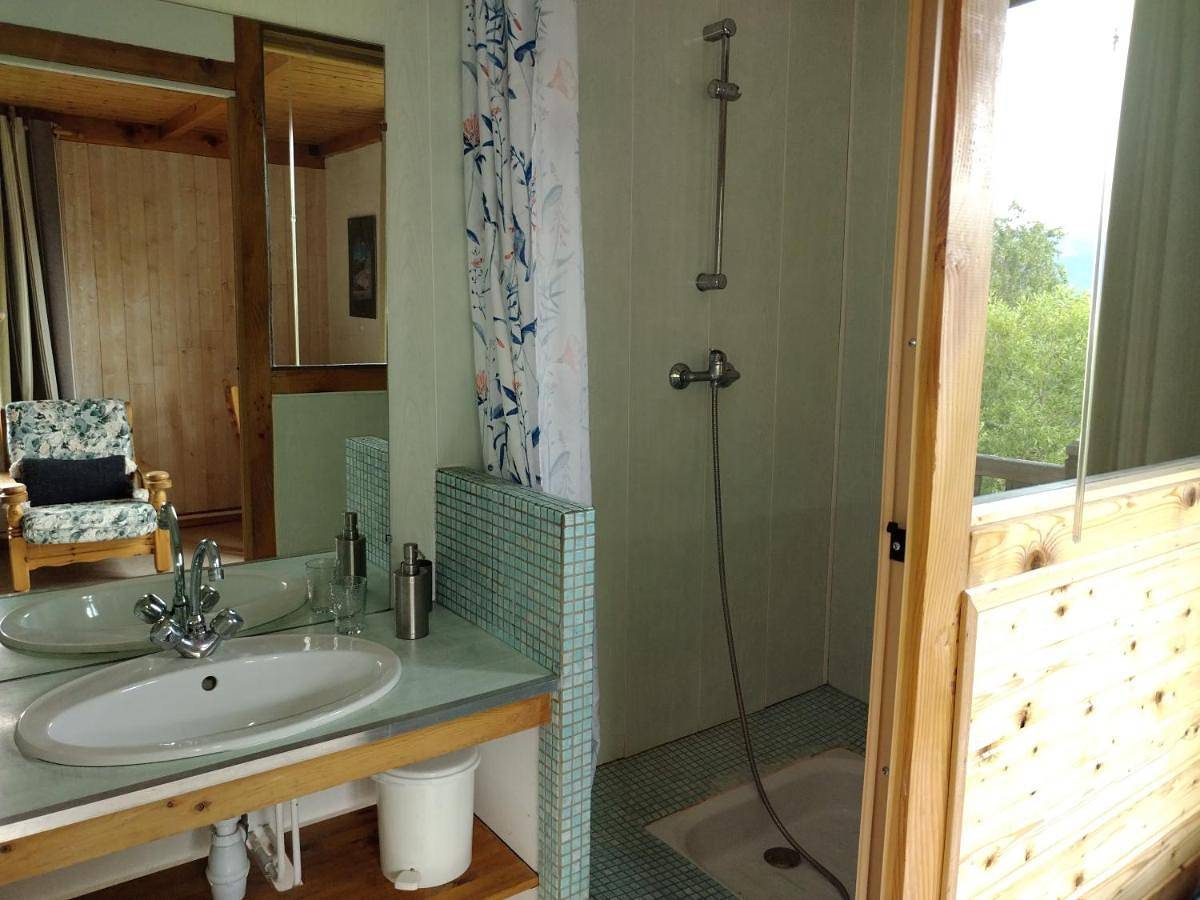 Deluxe Double Room (2 Adults + 1 Child) in Embrun, Parc national des Écrins