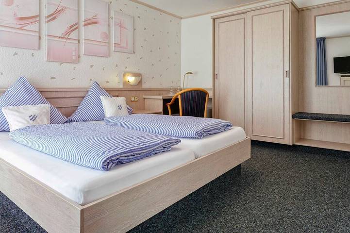 Hotel Helgolandia - Doppelzimmer zur Inselseite in Helgoland