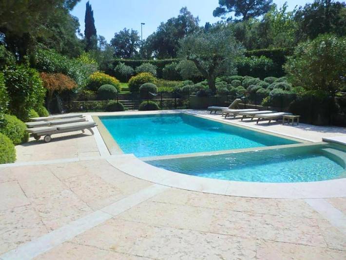Villa pour 6 personnes, avec jacuzzi ainsi que jardin et piscine à Saint-Tropez - 2