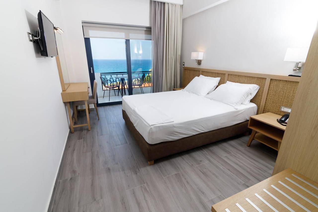 Double or Twin Room with Sea View in Kyparissia, Golf von Kyparissia