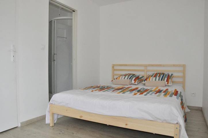 Gîte pour 3 personnes, avec terrasse et piscine, animaux acceptés à Le Fuilet - 3