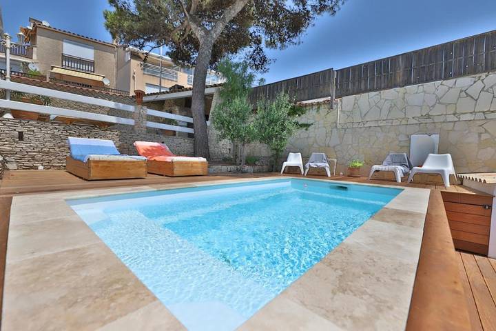 Villa pour 8 personnes, avec vue ainsi que jardin et piscine à Sausset-les-Pins - 4
