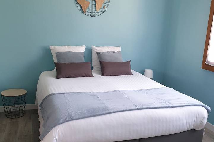 Location de vacances pour 8 personnes, avec jacuzzi ainsi que balcon et jardin, animaux acceptés à Gurgy - 2