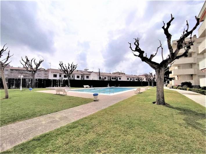 Gîte pour 5 personnes, avec piscine et terrasse dans Platja de Calafell